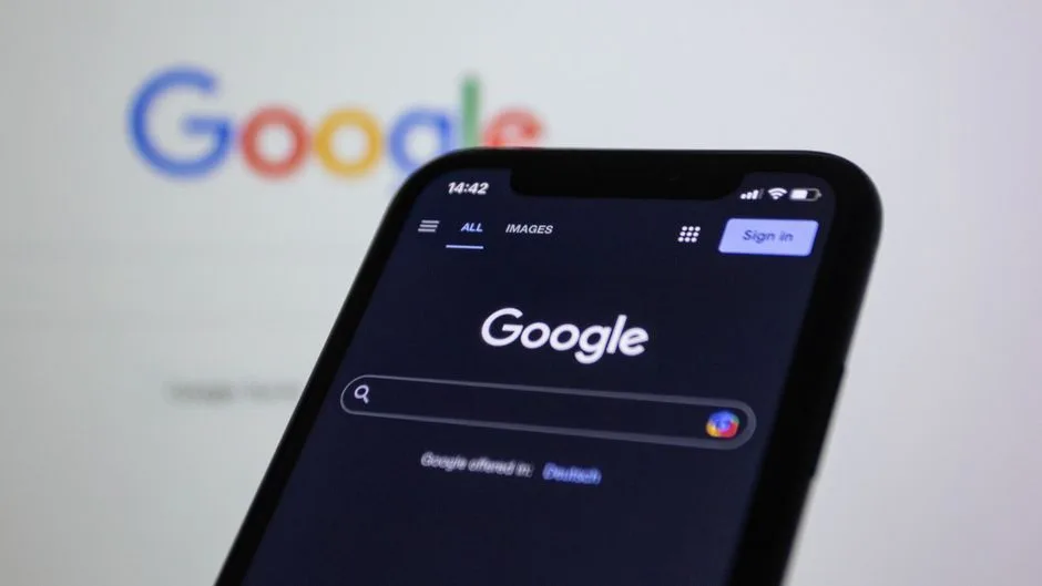 Google search open on a phone, where reviews get read before the call